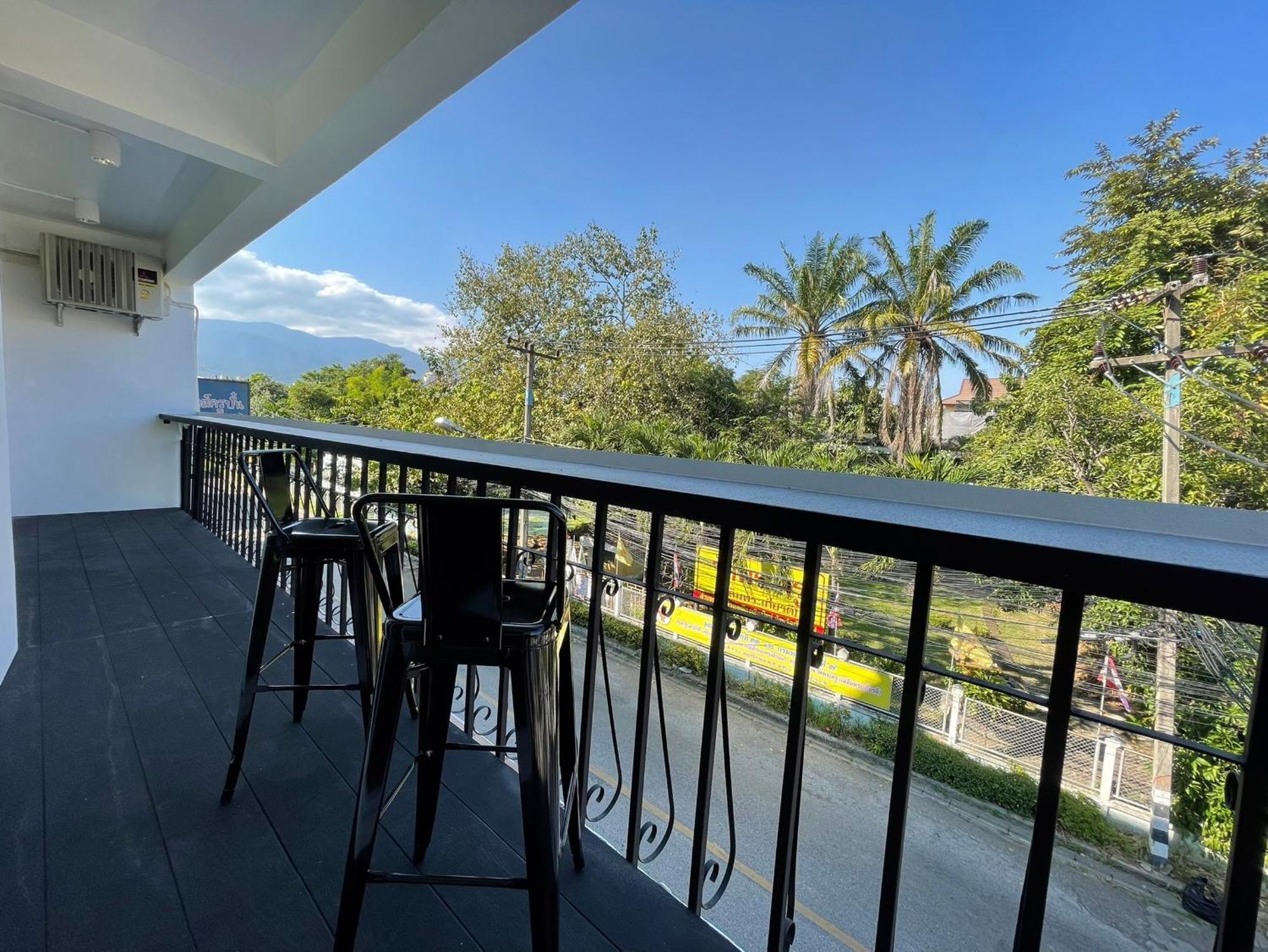 The Corner มุมม่วน คาเฟ่ แอนด์ โฮสเทล Mummuan Hostel شيانغ ماي المظهر الخارجي الصورة